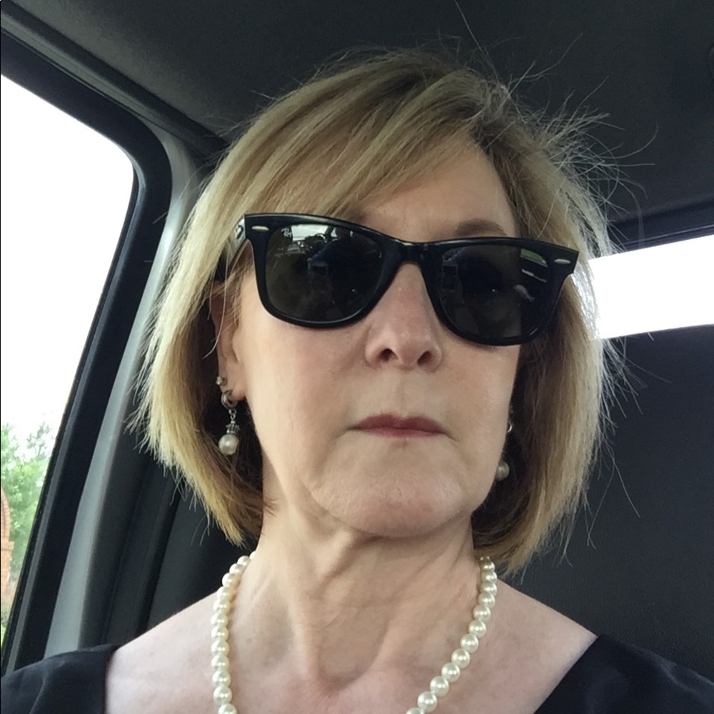Meet your Posher, Sharon